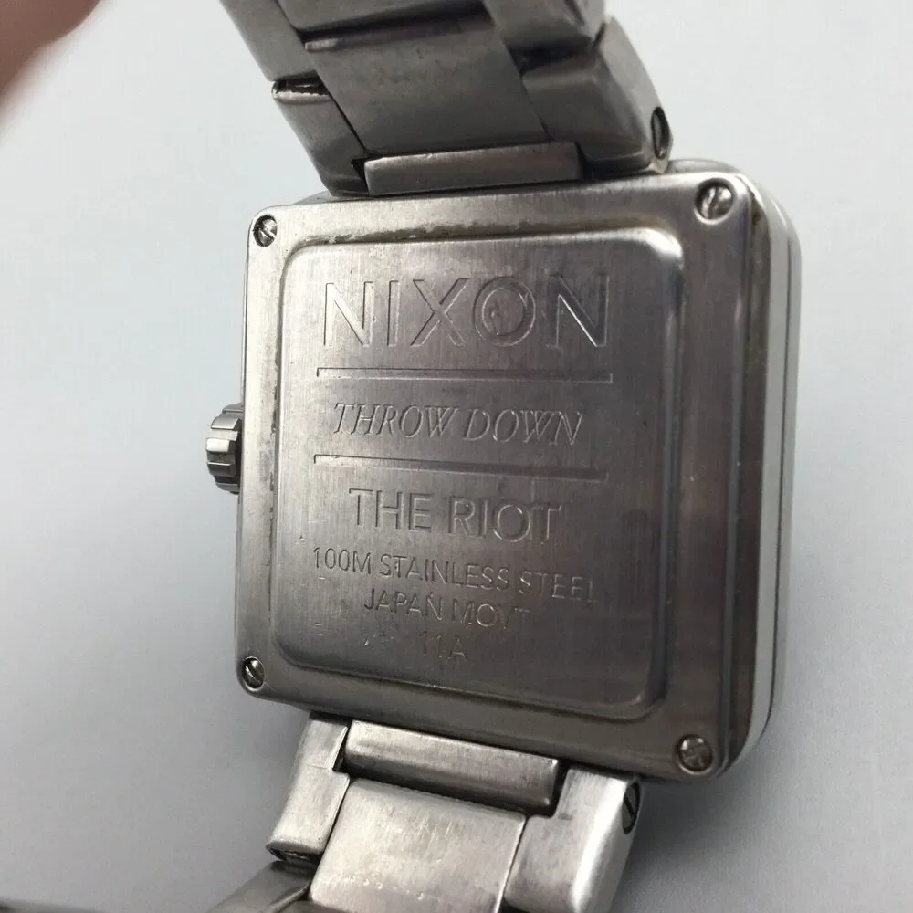 Nixon Riot Watch Men 36mm Silver Tone Throw Down Black Dial New Battery 6.5" - Picture 14 of 15